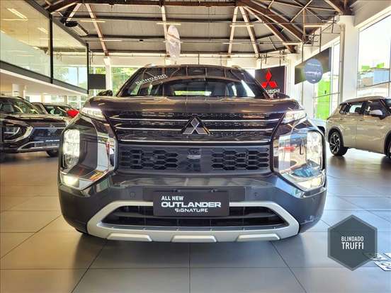 MITSUBISHI-OUTLANDER-2025