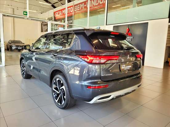 MITSUBISHI-OUTLANDER-2.4 PHEV SIGNATURE S-AWC DHT MITSUBISHI-OUTLANDER-2025