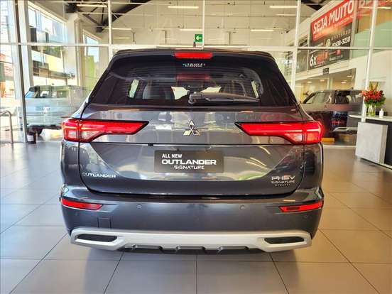 MITSUBISHI-OUTLANDER-2.4 PHEV SIGNATURE S-AWC DHT MITSUBISHI-OUTLANDER-2025