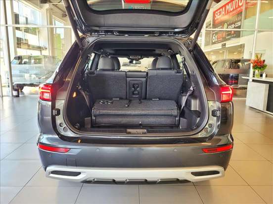 MITSUBISHI-OUTLANDER-2025