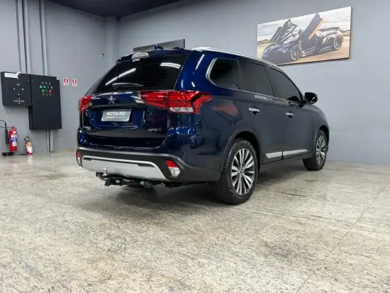 MITSUBISHI-OUTLANDER-3.0 MIVEC V6 GASOLINA HPE-S AWD AUTOMÁTICO MITSUBISHI-OUTLANDER-2020