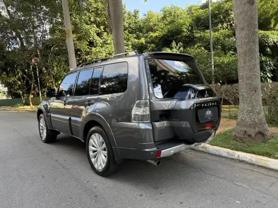 MITSUBISHI-PAJERO FULL-3.8 HPE 4X4 V6 24V GASOLINA 4P AUTOMÁTICO MITSUBISHI-PAJERO FULL-2015