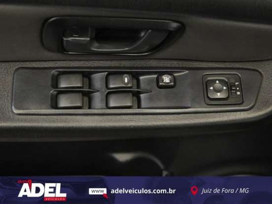 MITSUBISHI-PAJERO TR4-2.0 4X2 16V 140CV FLEX 4P AUTOMÁTICO MITSUBISHI-PAJERO TR4-2014