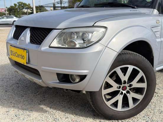 MITSUBISHI-PAJERO TR4-2.0 4X4 16V 140CV FLEX 4P AUTOMÁTICO MITSUBISHI-PAJERO TR4-2010