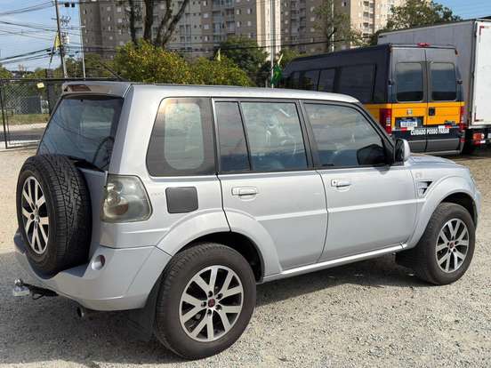 MITSUBISHI-PAJERO TR4-2010