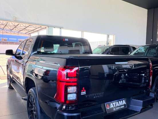 MITSUBISHI-TRITON-2.4 BITURBO DIESEL CD HPE-S 4X4 AUTOMÁTICO MITSUBISHI-TRITON-2025