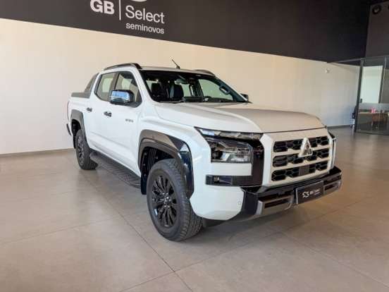 MITSUBISHI-TRITON-2025