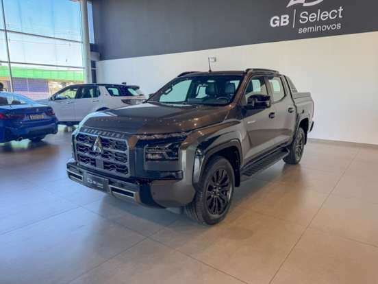 MITSUBISHI-TRITON-2025