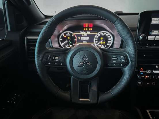 MITSUBISHI-TRITON-2.4 BITURBO DIESEL CD KATANA 4X4 AUTOMÁTICO MITSUBISHI-TRITON-2025