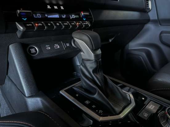 MITSUBISHI-TRITON-2.4 BITURBO DIESEL CD KATANA 4X4 AUTOMÁTICO MITSUBISHI-TRITON-2025