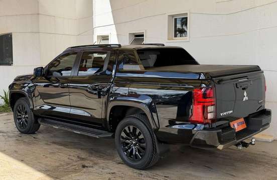 MITSUBISHI-TRITON-2025