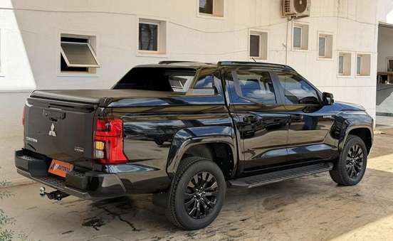 MITSUBISHI-TRITON-2025