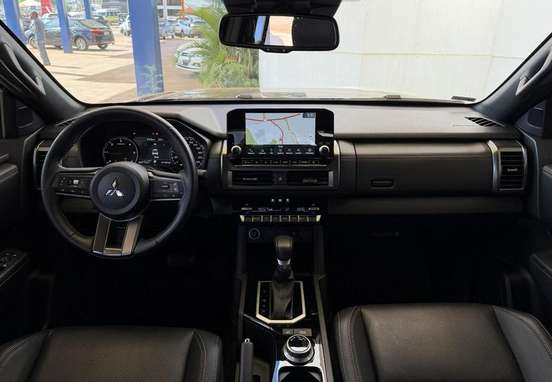 MITSUBISHI-TRITON-2025