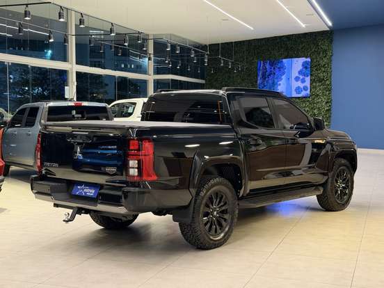 MITSUBISHI-TRITON-2025