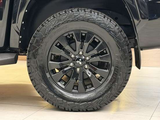 MITSUBISHI-TRITON-2025