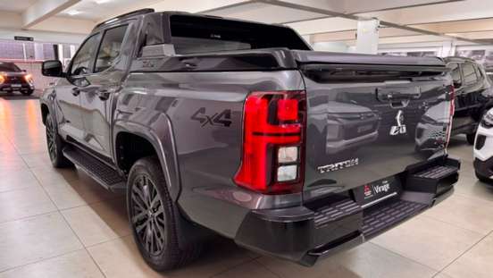 MITSUBISHI-TRITON-2025