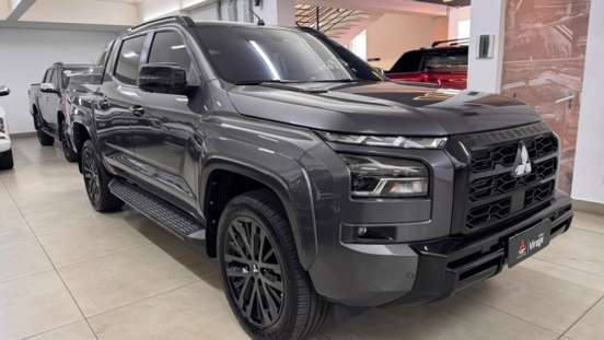 MITSUBISHI-TRITON-2025