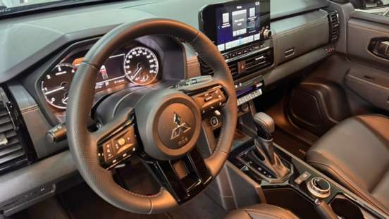 MITSUBISHI-TRITON-2025