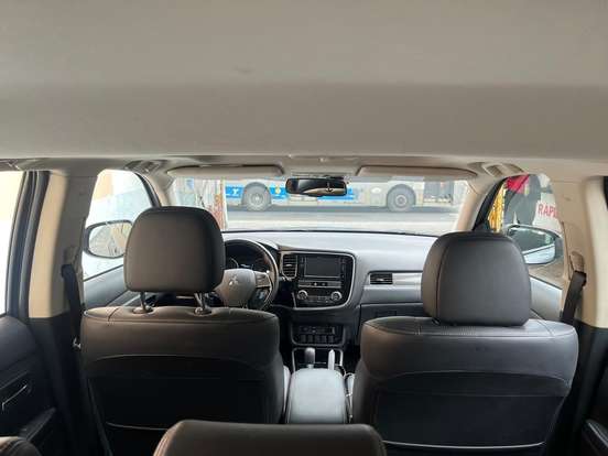 MITSUBISHI-OUTLANDER-2018