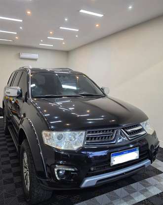 MITSUBISHI-PAJERO-2017