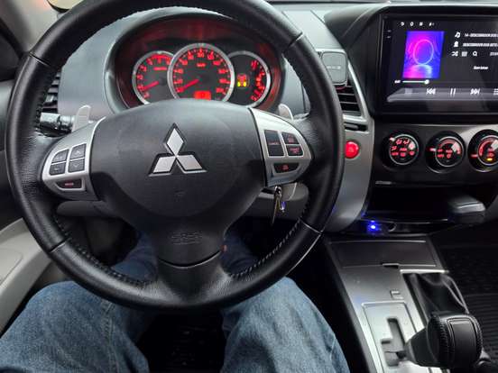 MITSUBISHI-PAJERO-3.2 HPE 4X4 7 LUGARES 16V TURBO INTERCOOLER DIESEL 4P AUTOMÁTICO MITSUBISHI-PAJERO-2017