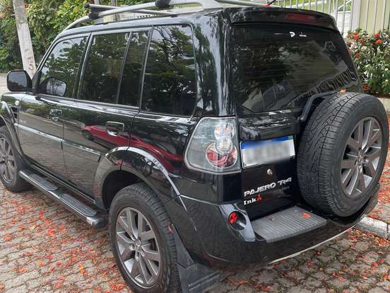 MITSUBISHI-PAJERO TR4-2.0 4X4 16V 140CV FLEX 4P AUTOMÁTICO MITSUBISHI-PAJERO TR4-2012