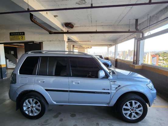 MITSUBISHI-PAJERO TR4-2.0 4X4 16V 140CV FLEX 4P AUTOMÁTICO MITSUBISHI-PAJERO TR4-2012