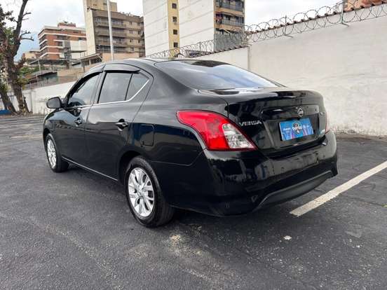 NISSAN-VERSA-1.6 16V FLEX SV 4P XTRONIC NISSAN-VERSA-2017