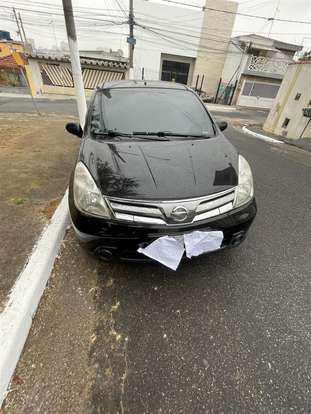 NISSAN-LIVINA-2012