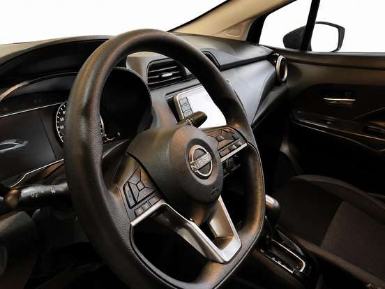 NISSAN-VERSA-2024