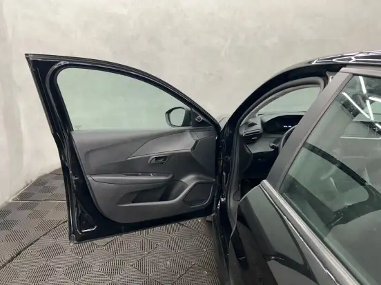 PEUGEOT-208-2023