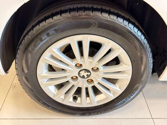 PEUGEOT-208-1.2 ACTIVE PACK 12V FLEX 4P MANUAL PEUGEOT-208-2018