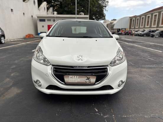 PEUGEOT-208-2015