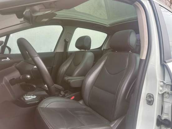 PEUGEOT-308-1.6 GRIFFE THP 16V FLEX 4P AUTOMÁTICO PEUGEOT-308-2016