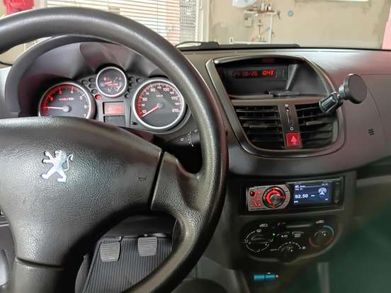 PEUGEOT-207-2010