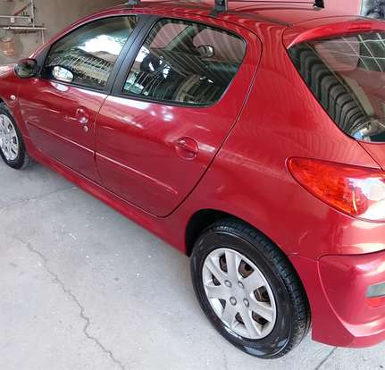 PEUGEOT-207-2010