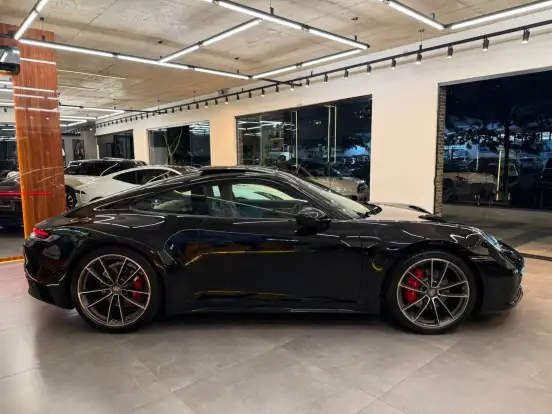 PORSCHE-911-2024