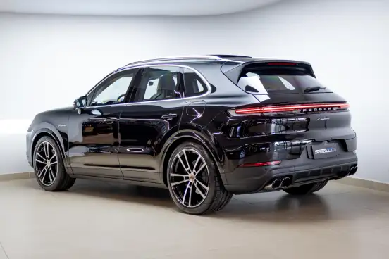 PORSCHE-CAYENNE-2025