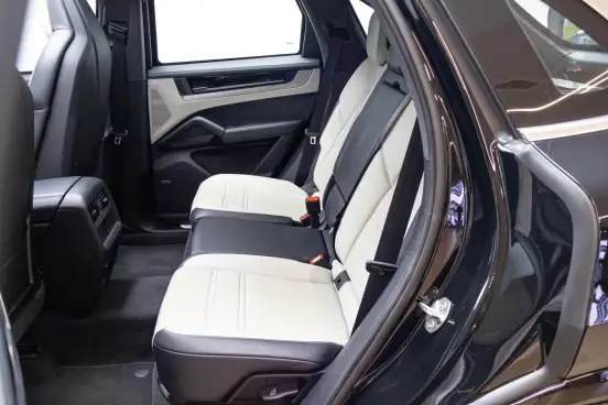 PORSCHE-CAYENNE-2025