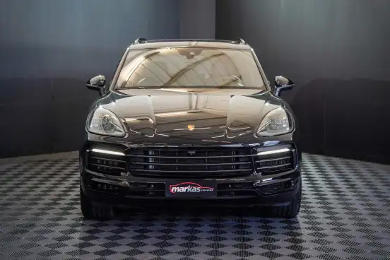 PORSCHE-CAYENNE-2022