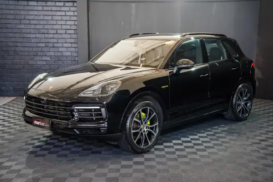 PORSCHE-CAYENNE-2022
