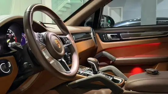 PORSCHE-CAYENNE-2023