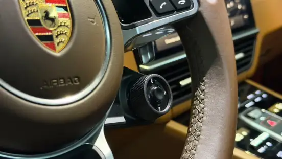 PORSCHE-CAYENNE-2023