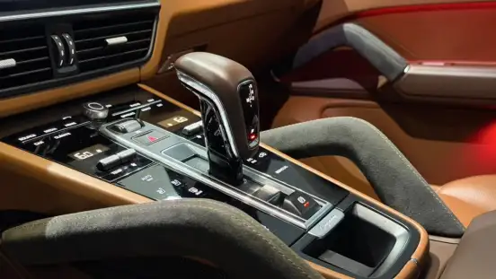PORSCHE-CAYENNE-2023
