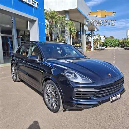 PORSCHE-CAYENNE-2023