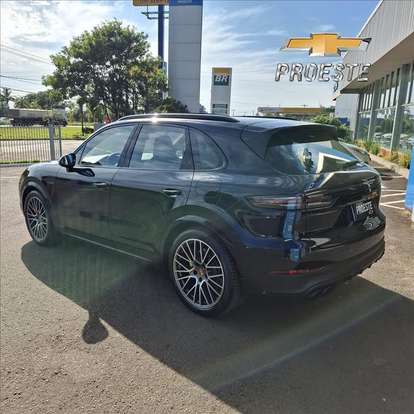 PORSCHE-CAYENNE-2023