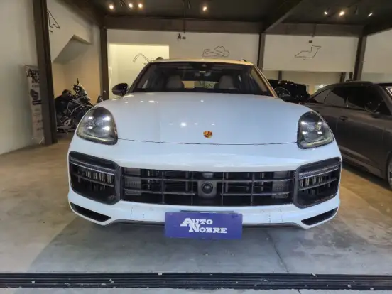 PORSCHE-CAYENNE-2022