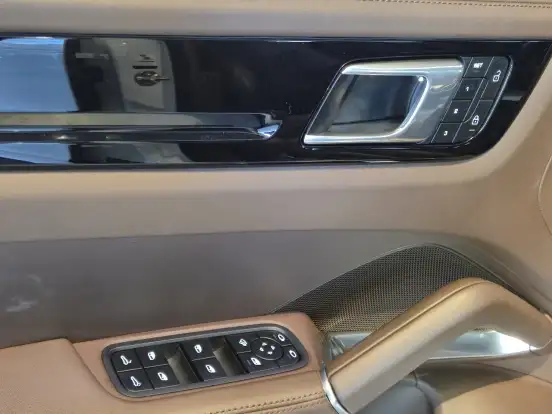PORSCHE-CAYENNE-2022