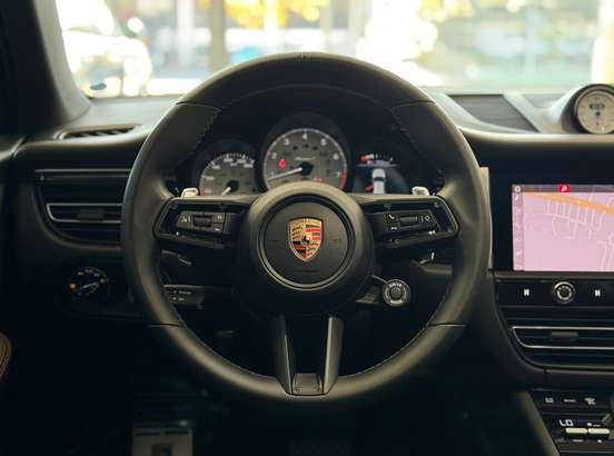 PORSCHE-MACAN-2024