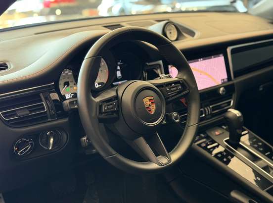 PORSCHE-MACAN-2024